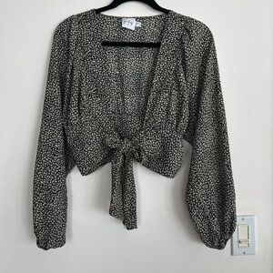 Princess Polly plunge neck tie front blouse (New mood top) size 2